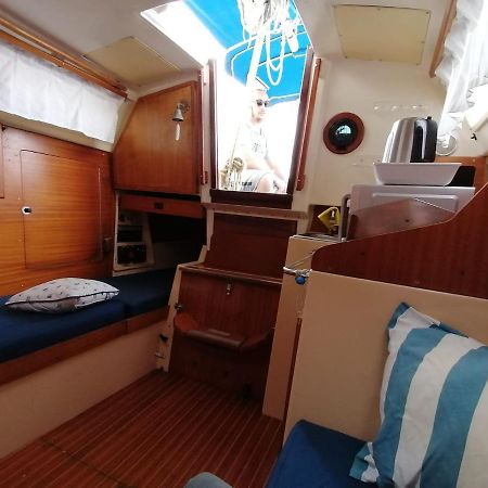Cozy Sailboat In Barcelona!! No Showers Sant Adrià de Besòs Esterno foto