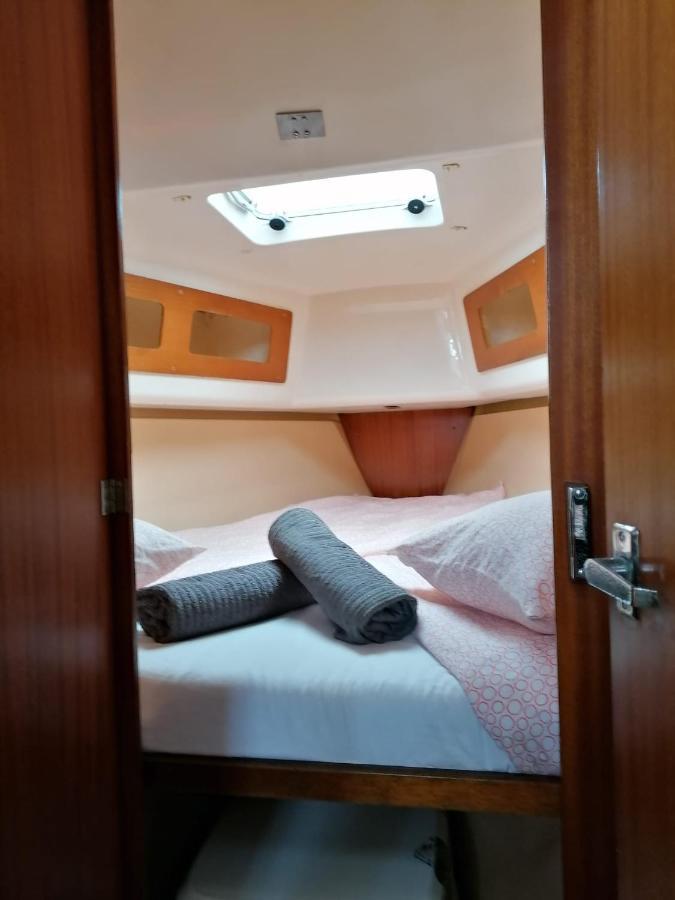 Cozy Sailboat In Barcelona!! No Showers Sant Adrià de Besòs Esterno foto